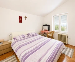 Malinska - apartment with garden and sea view