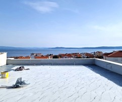 Luksusowy penthouse na Čiovo z przestronnym tarasem i widokiem na morze