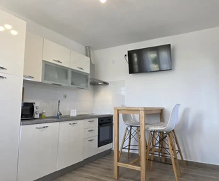Casa appartamenti in vendita Ražanac