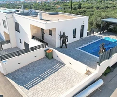 Vodice - Zařízený dvojdomek s bazénem, výhledem na moře