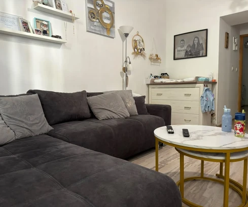 Istrien, Pula: Renovierte Zwei-Zimmer-Wohnung 55 m²