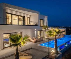 Villa moderna con piscina in vendita a Vodice in Croazia