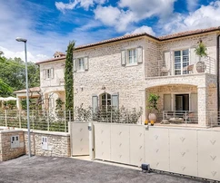 Kanfanar, Istria: Elegant villa with pool and garden