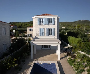 Villa fronte mare in vendita a Pašman in Croazia