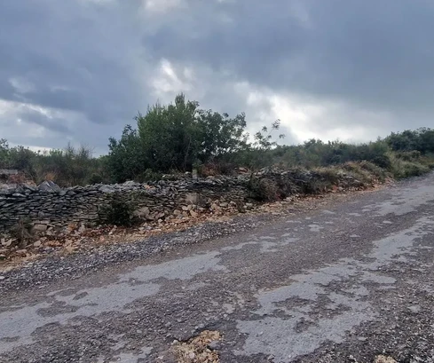 Trogir, Plano, Ackerland 6353 m2, Meerblick, Straße