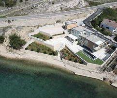 Designer-Villa in erster Reihe
