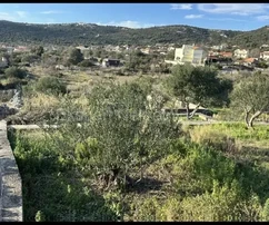 Vinišće, stavebný pozemok 900 m2 + 300 m2 poľnohospodárskej pôdy, 400 m od mora