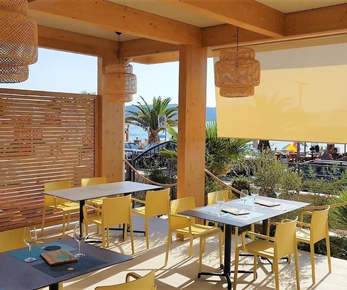 Propriété en bord de mer à Ciovo avec restaurant et appartements