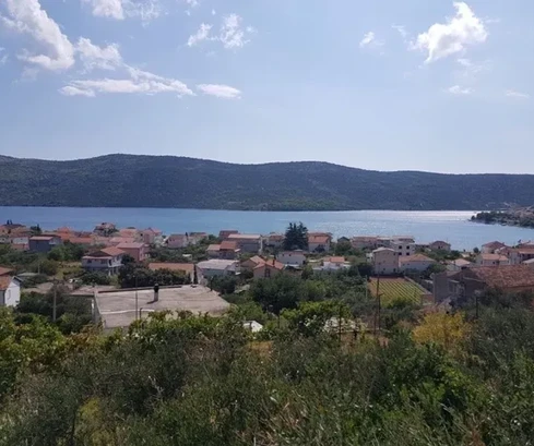 Marina, Poljica, działka budowlana 1850 m2, 150 m od morza