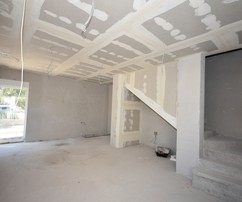 Casa en venta a solo 70 metros del mar en Žaborić