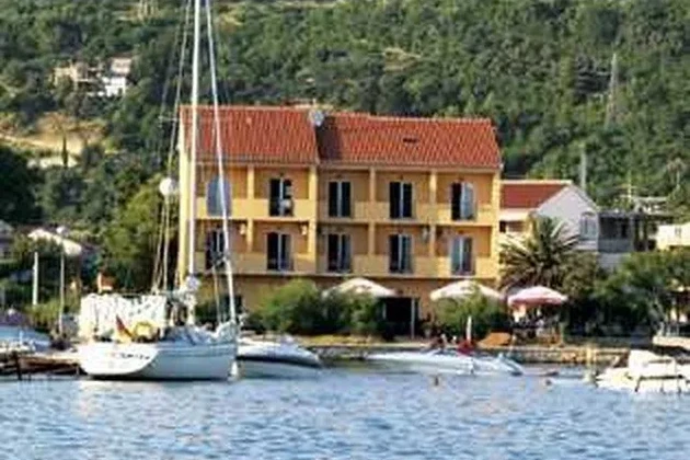 HOTEL ON THE ISLAND OF RAB, 1ST ROW TO THE SEA