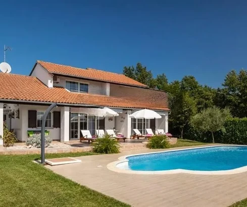 Poreč – Luxus otthon privát medencével eladó