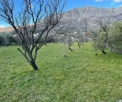 Kaštel Sućurac, terreno edificabile M7 2885 m2 vicino all'autostrada