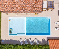 Splendida villa in pietra con piscina in vendita a Svetvinčenat in Croazia
