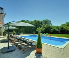 Istria, Rovigno: Villa moderna con ampio giardino
