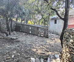 Usadlosť na ostrove Supetar s rozľahlými poľnohospodárskymi pozemkami na predaj