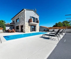 Kanfanar, Istria - Splendida villa in pietra con piscina in attesa di un nuovo proprietario