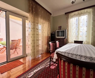 Prostrani stan u centru Pule na prodaju