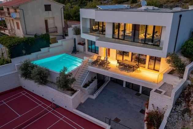 Villa de lujo con piscina en venta en Primošten, Croacia