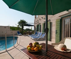 Casa in pietra a Supetar, Brac
