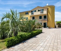 Rovinj, Istrien: Erstklassiges Hotel mit Meerblick in Toplage