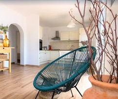 Urokliwy dom tuż przy morzu w Trogirze na sprzedaż