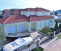 Predaj luxusnej vily s bazénom v Tribunji