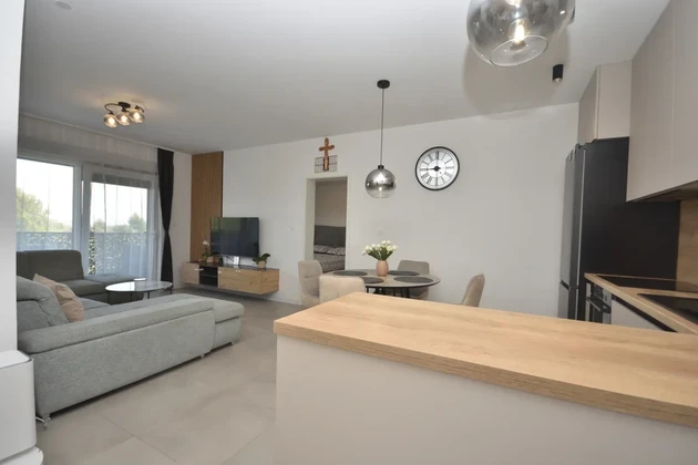 Moderno appartamento arredato con due camere da letto di 76,56 m² con vista mare