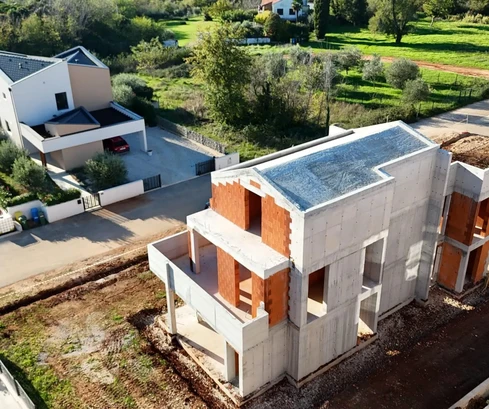 Villa moderna in vendita a Parenzo con vista sul mare in Croazia