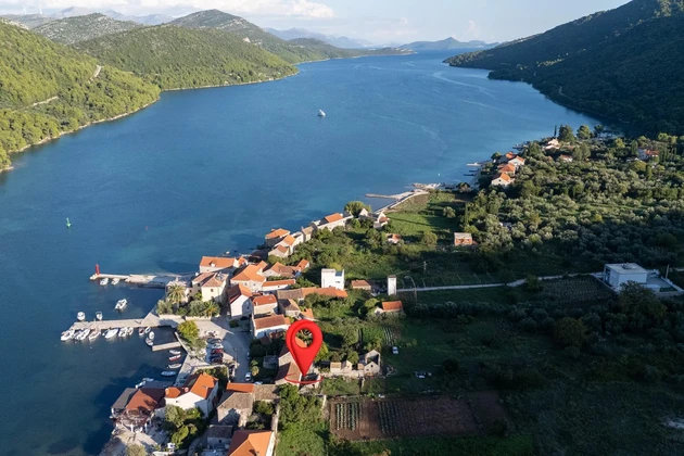 Tengerparti ház eladó Broce településen, Pelješac-félszigeten Horvátországban
