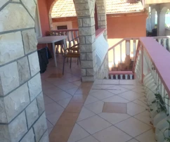 Casa appartamenti a 50 metri dal mare