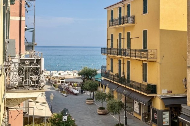 A gem in the heart of Alassio: Sea view