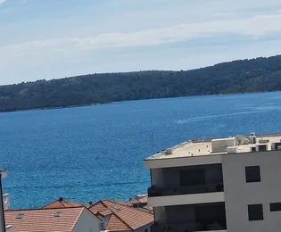 Seget D., 3 hálószobás lakás, 96 m2, új épület, 3. emelet, lift, tengerre néző kilátás