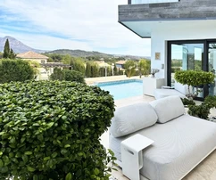 Luxusná vila s privátnym spa a panoramatickým výhľadom na more