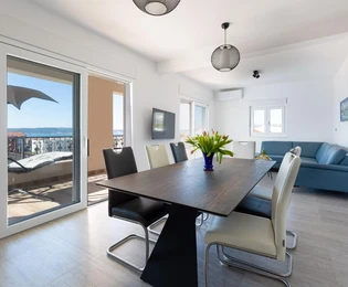 Spaziosa casa con piscina e terrazza disponibile per l'acquisto in Croazia