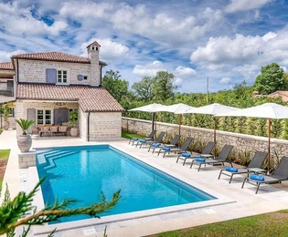 Kanfanar, Istra: Elegantna vila s bazenom i vrtom