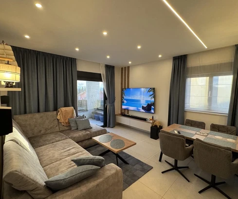 Kastel Kambelovac - furnished three-room penthouse with spacious rooftop terrace and breathtaking view