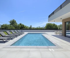 Istria, Vodnjan: casa moderna de lujo con piscina en una zona tranquila