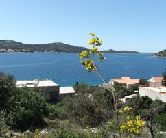 Terrain à vendre à Rogoznica avec vue sur la mer : terrain à bâtir de 600 m²