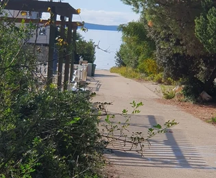 Terrain constructible sur le côté sud de Vir, élaboration du plan UPU requise
