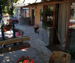 Roč, Istrie – Propriété multifonctionnelle au riche patrimoine