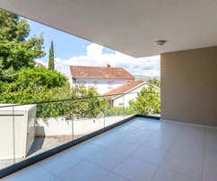 Appartement confortable à vendre en bord de mer à Okrug en Croatie