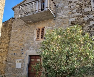Cerovlje, Istria: Casa in pietra con vista lago e potenziale