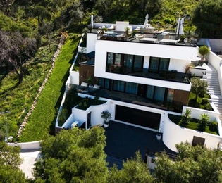 Trogir, villa di lusso 312 m2, con piscina, garage e giardino curato