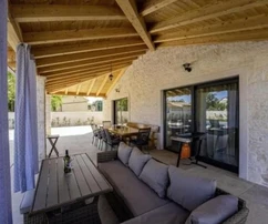 Gyönyörű kővilla medencével, Isztria, Kanfanar