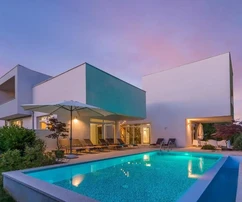 Istria, Žminj – Squisita villa con piscina coperta e oasi benessere in vendita