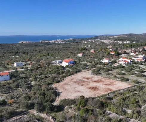 Primošten - Terrain constructible 680m², vue sur la mer