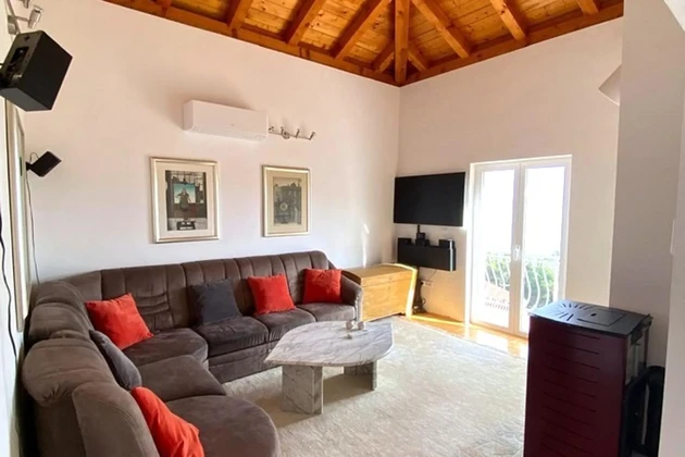 Sumartin, three-room apartment with sea view, 83 m²