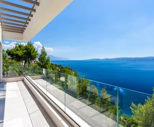 Villa di lusso in vendita proprio sul lungomare di Omiš in Croazia
