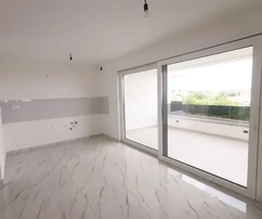 Dwa apartamenty, wyspa Krk, Malinska, z ogrodem i widokiem na morze